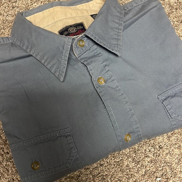 Wrangler Short sleeve dress shirt. Light blue size XL - Picture 3 of 3